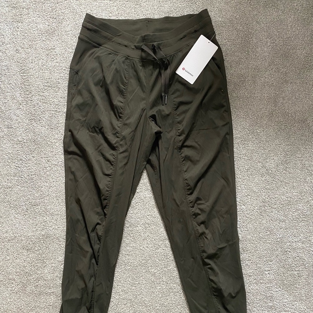 Lululemon Dance Studio Jogger size 10 NWT